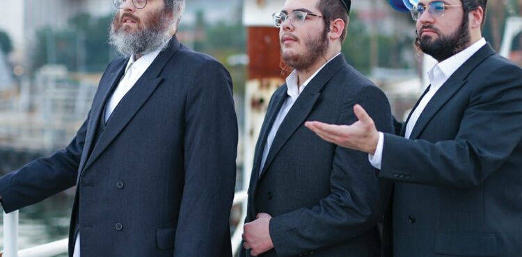 Square Cover • Mayim Bochim • Dudi Kalish, Motty Vizel & Yossi Fried • @MusicOnTime